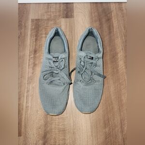 No Bull Shoes Size 6.5 Men / 8 Women